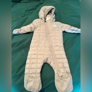 NorthFace baby bunting. Size 6-12 months. Only worn a couple of times